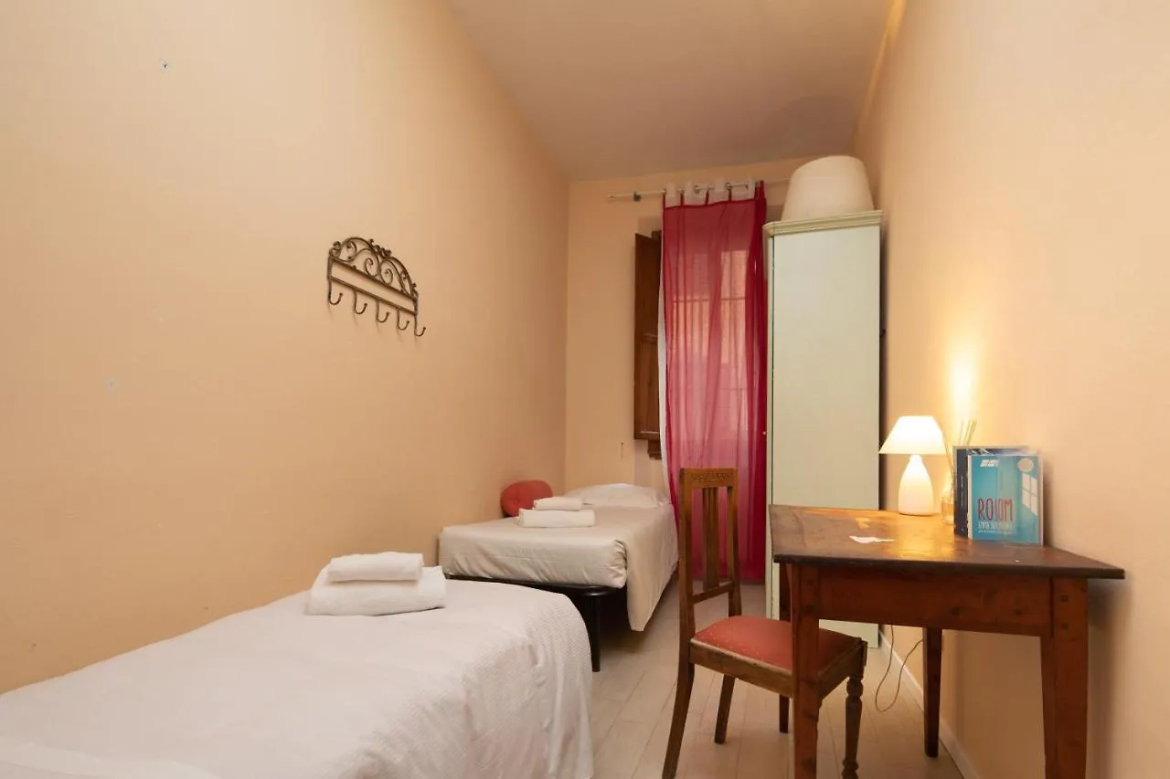 Oltrarno Garden Apartment Florence